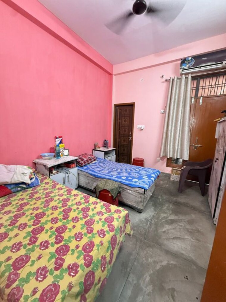 Bedroom, vineet khand Pg For Girls In Vineet Khand 10716777