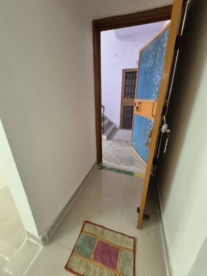 2.5 BHK Builder Floor – Entrance View at Mayur Vihar - for Rent