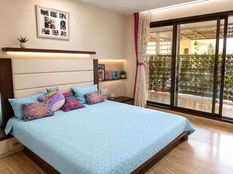 Bedroom, beach-apartments 2 Bedroom 700 Sq.Ft. Apartment In Juhu Mumbai 10716842