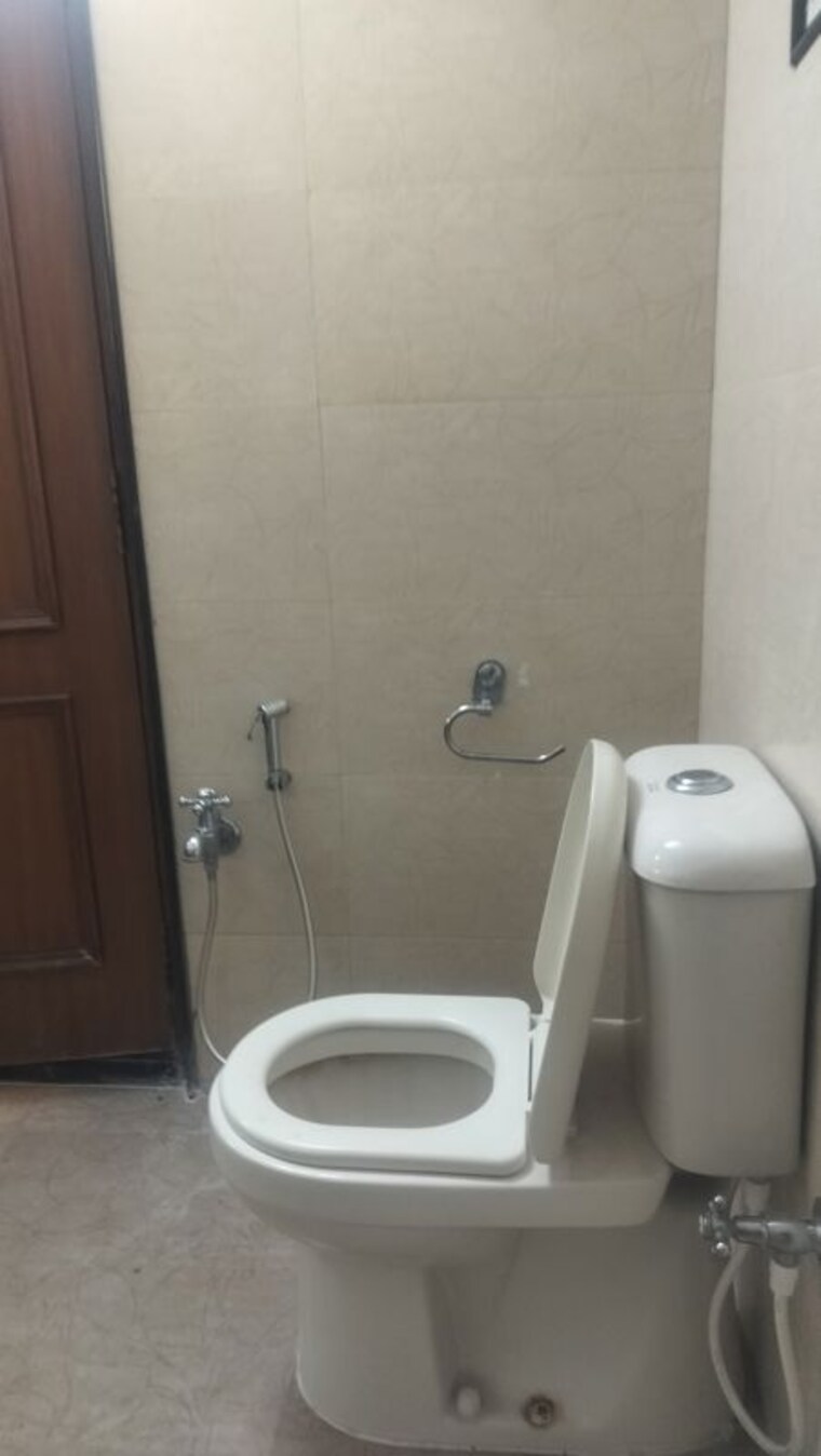 Bathroom, jubilee hills 3 Bedroom 3500 Sq.Ft. Builder Floor In Jubilee Hills Hyderabad 10716774