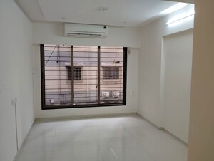 Room in 1 BHK Apartment at Vakola – for Rent