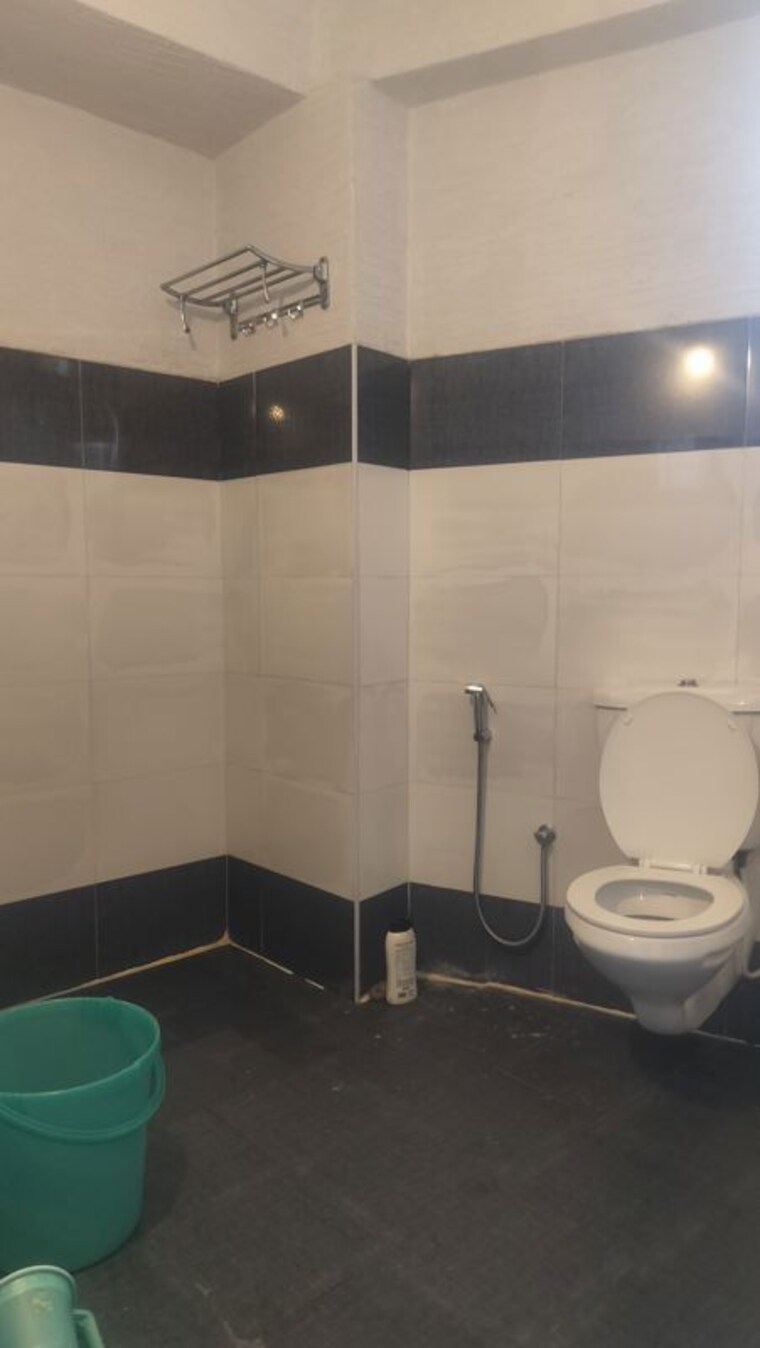 Bathroom, jubilee hills 3 Bedroom 1800 Sq.Ft. Apartment In Jubilee Hills Hyderabad 10716904
