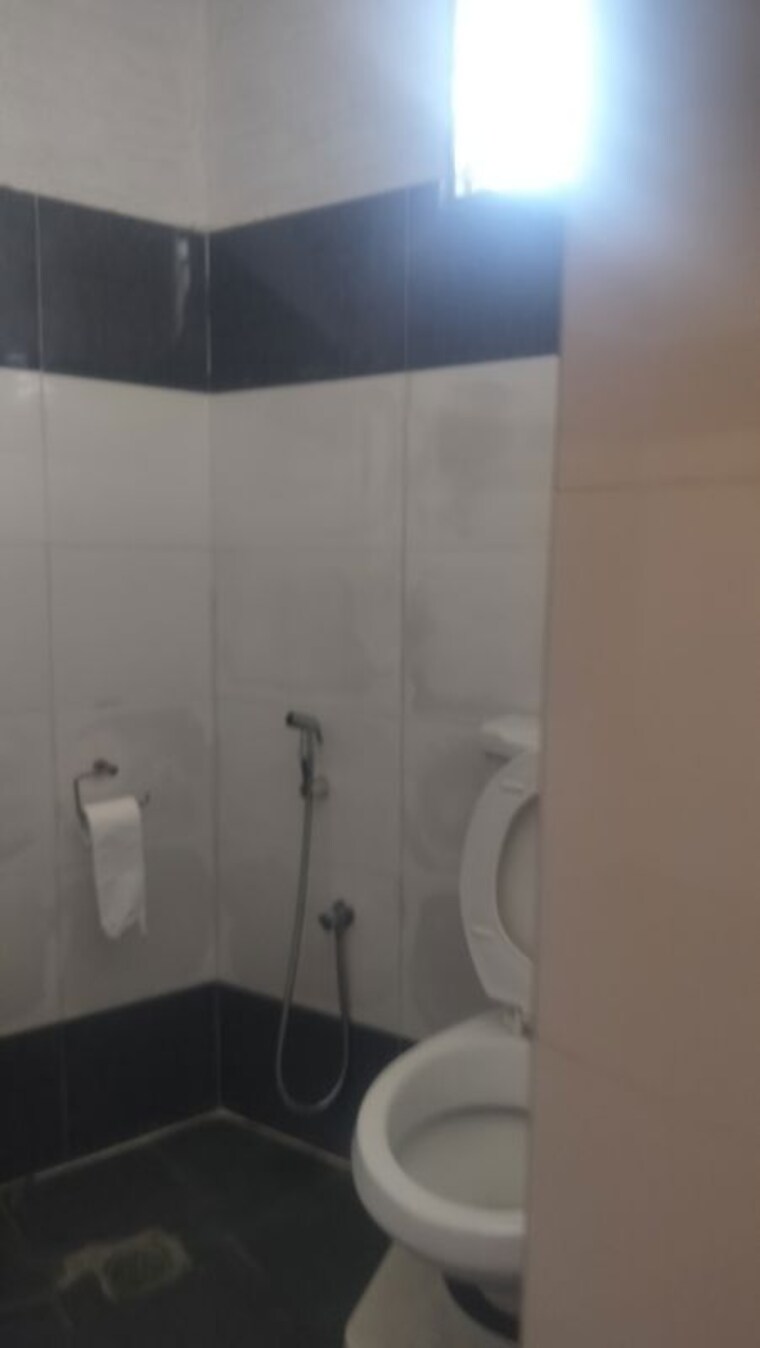 Bathroom, jubilee hills 3 Bedroom 1800 Sq.Ft. Apartment In Jubilee Hills Hyderabad 10716904