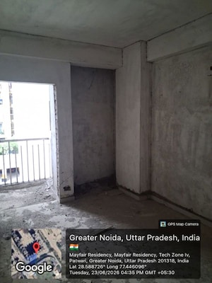Room in  Apartment at Kulesara Noida – for Sale