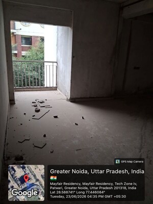 Room in  Apartment at Kulesara Noida – for Sale