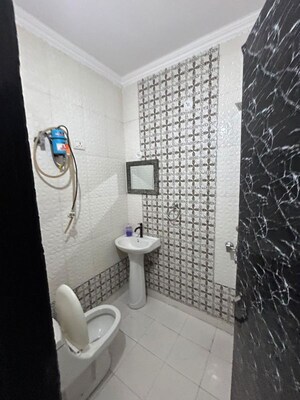 Bathroom in 3 BHK Builder Floor at Green Fields Colony – for Rent