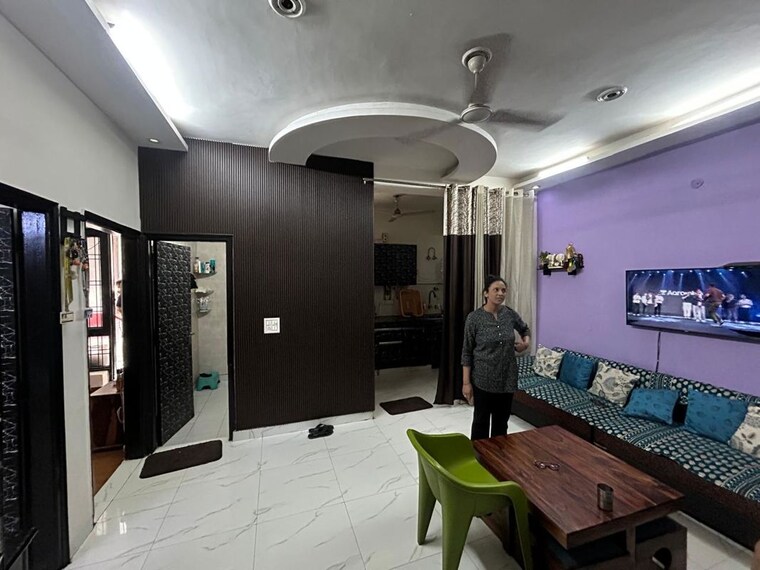 Living Room, green fields colony 3 Bedroom 305 Sq.Yd. Builder Floor In Green Fields Colony Faridabad 10717027