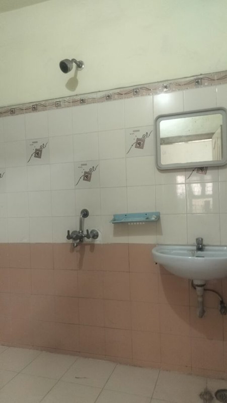 Bathroom, film nagar 3 Bedroom 1750 Sq.Ft. Apartment In Film Nagar Hyderabad 10717016