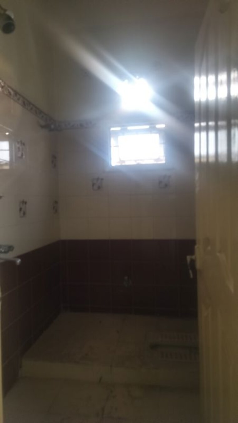 Bathroom, film nagar 3 Bedroom 1750 Sq.Ft. Apartment In Film Nagar Hyderabad 10717016