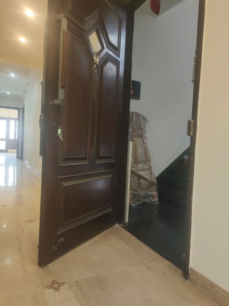 Bathroom, new friends colony 4 Bedroom 4500 Sq.Ft. Builder Floor In New Friends Colony Delhi 10717050