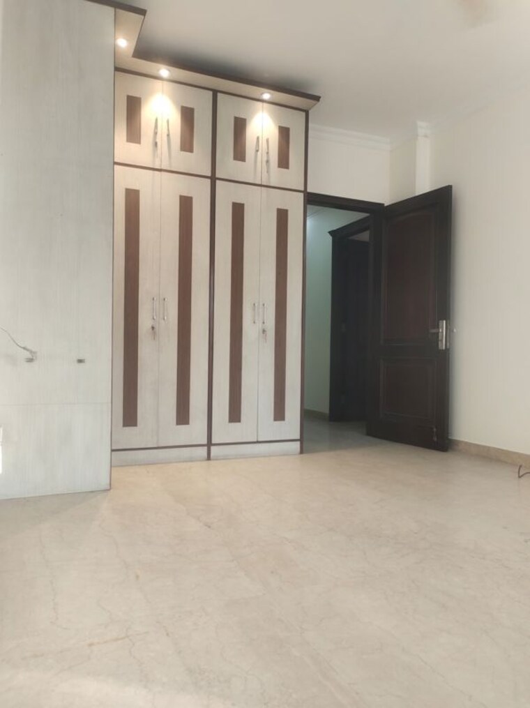 Room, new friends colony 4 Bedroom 4500 Sq.Ft. Builder Floor In New Friends Colony Delhi 10717050