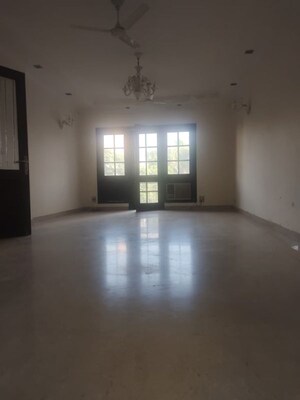 Room in 4 BHK Builder Floor at New Friends Colony – for Sale