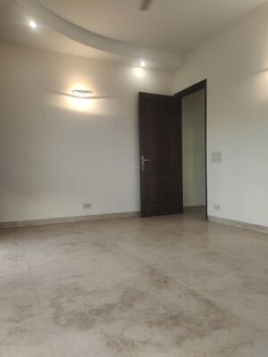 Room in 4 BHK Builder Floor at New Friends Colony – for Sale