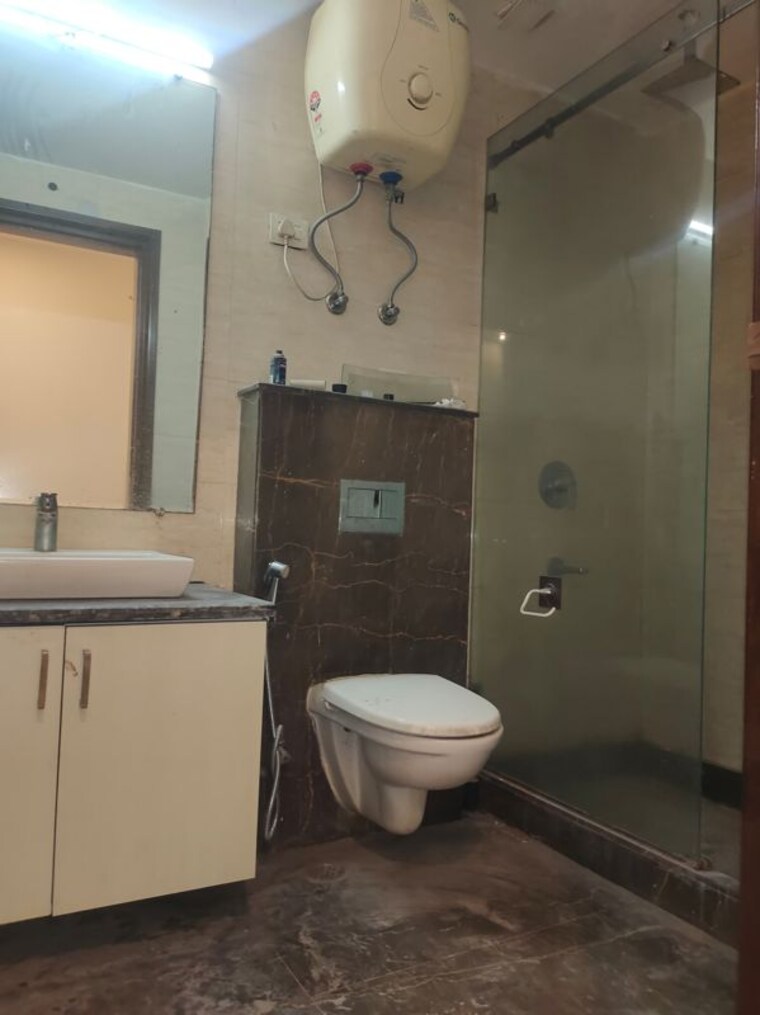 Bathroom, panchsheel enclave 4 Bedroom 2500 Sq.Ft. Builder Floor In Panchsheel Enclave Delhi 10717066