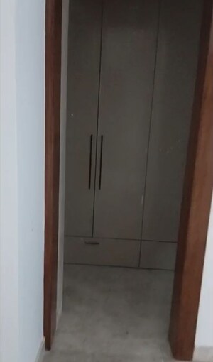 Furnished Amenities in 5 BHK Builder Floor at Sector 5 – for Rent