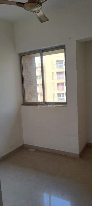 Master Bedroom in 1.5 BHK Apartment at Lodha Casa Rio Gold, Dombivli East – for Rent