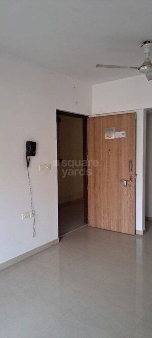 Room in 1.5 BHK Apartment at Lodha Casa Rio Gold, Dombivli East – for Rent