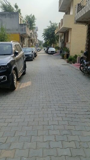 Parking in  Plot at New Friends Colony, Sanjay Nagar – for Sale