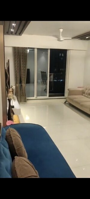 Room in 2 BHK Apartment at Sheth Avalon, Laxmi Nagar – for Sale
