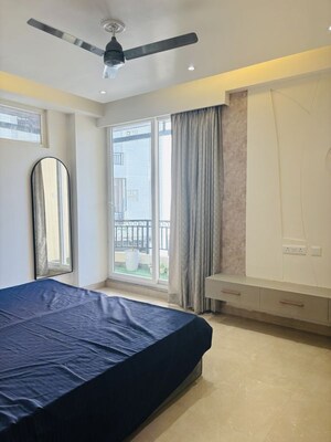 Room in 5 BHK Apartment at Sector 12 – for Sale