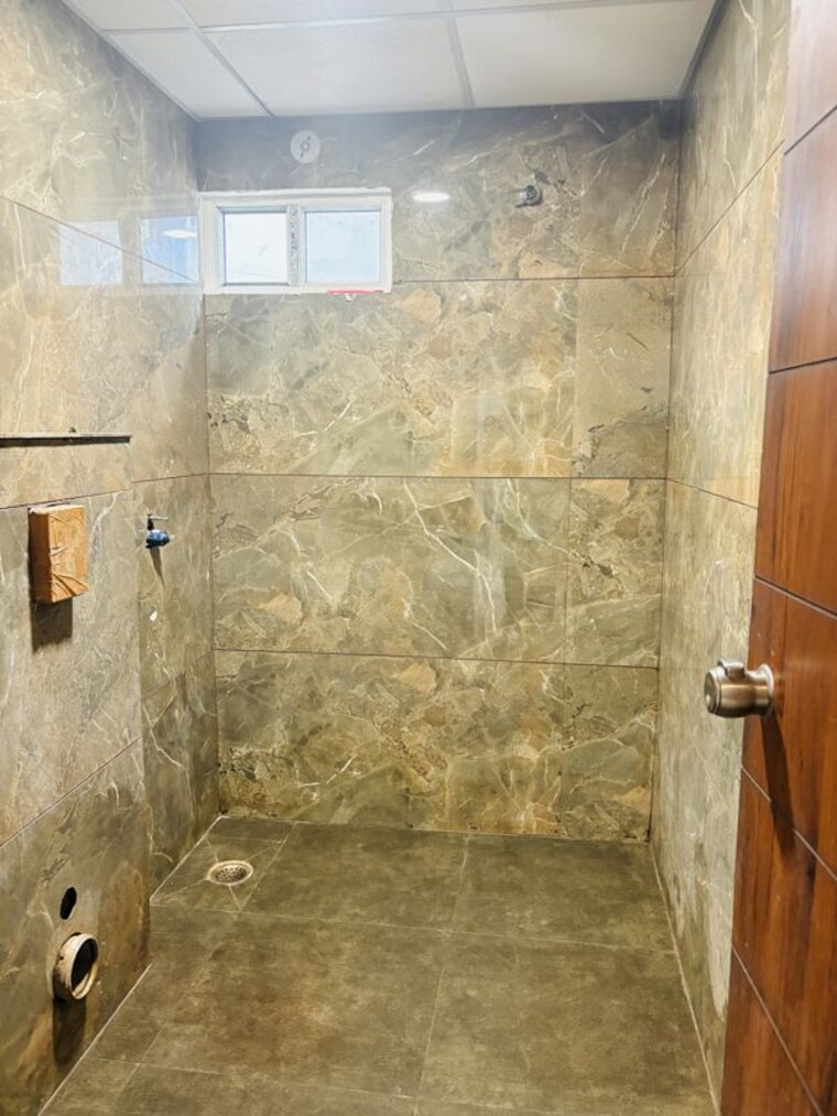 Bathroom, sector 12 5 Bedroom 2535 Sq.Ft. Apartment In Sector 12 Lucknow 10717127