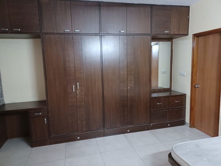 Room, embassy-habitat 3 Bedroom 1774 Sq.Ft. Apartment In Palace Road Bangalore 10717151