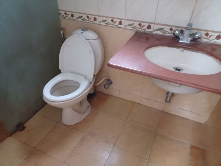 Bathroom, embassy-habitat 3 Bedroom 1774 Sq.Ft. Apartment In Palace Road Bangalore 10717151
