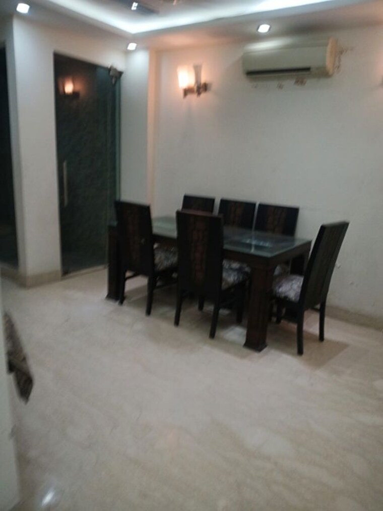 Living Room, greater kailash i 3 Bedroom 208 Sq.Yd. Builder Floor In Greater Kailash I Delhi 10717168