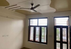Room in 2 BHK Apartment at Alpha 1 Greater Noida – for Rent