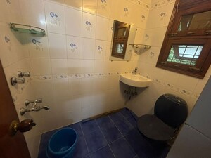 Team Area in 3 BHK Builder Floor at East Of Kailash – for Rent