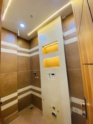 Team Area in 3 BHK Builder Floor at Uttam Nagar – for Rent