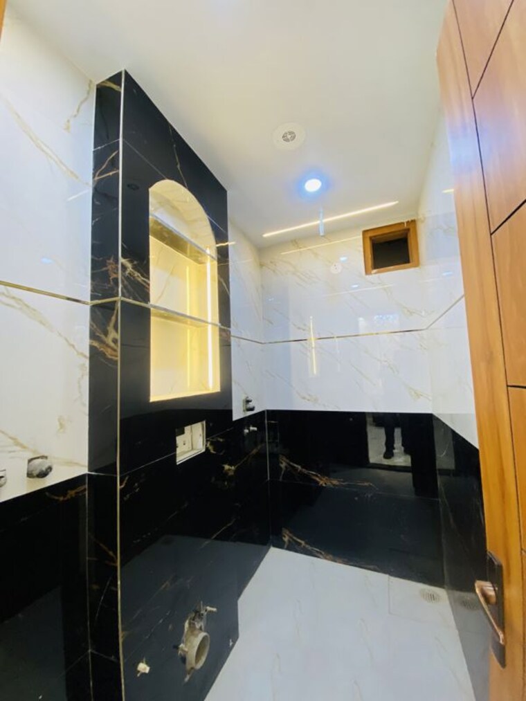 Kitchen, uttam nagar 3 Bedroom 150 Sq.Yd. Builder Floor In Uttam Nagar Delhi 10717188