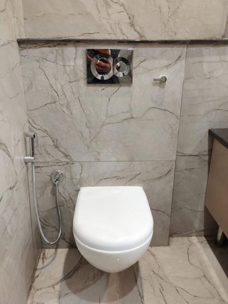 Bathroom, sector 46 3 Bedroom 150 Sq.Yd. Builder Floor In Sector 46 Gurgaon 10717189