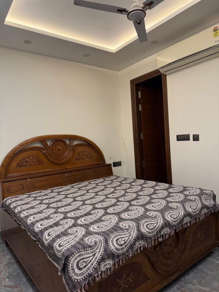 Bedroom, sector 46 3 Bedroom 150 Sq.Yd. Builder Floor In Sector 46 Gurgaon 10717189