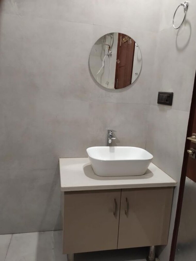 Bathroom, sector 46 3 Bedroom 150 Sq.Yd. Builder Floor In Sector 46 Gurgaon 10717189