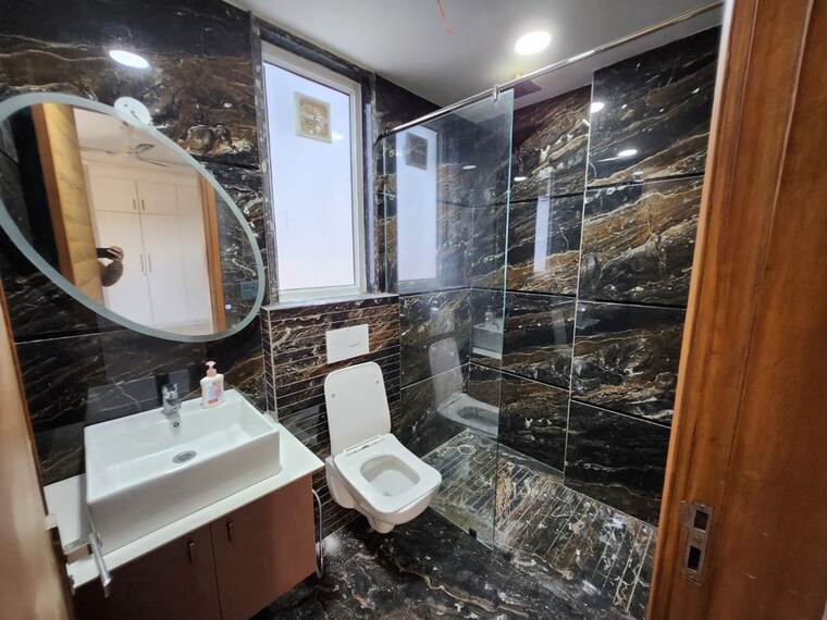 Bathroom, sector 57 3 Bedroom 380 Sq.Yd. Builder Floor In Sector 57 Gurgaon 10717195