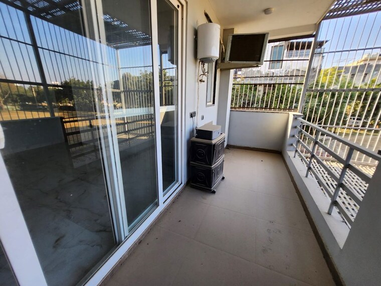 Balcony, sector 57 3 Bedroom 380 Sq.Yd. Builder Floor In Sector 57 Gurgaon 10717195
