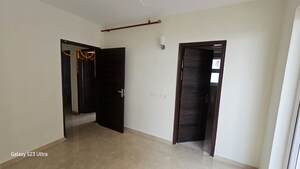 Room in 2.5 BHK Apartment at Omaxe Hazratganj Residency, Gomti Nagar – for Rent