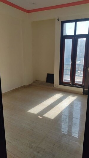 Bedroom in 2.5 BHK Apartment at Omaxe Hazratganj Residency, Gomti Nagar – for Rent