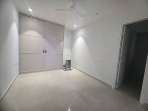 Room in 4 BHK Apartment at Indiabulls Sky Forest, Lower Parel – for Rent