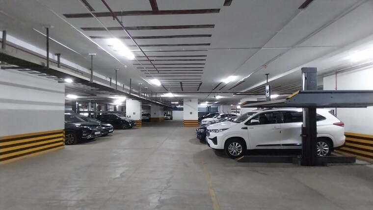  Parking, indiabulls-sky-forest 4 Bedroom 3000 Sq.Ft. Apartment In Lower Parel Mumbai 10717254