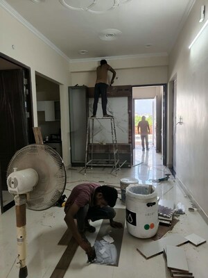 Team Area in 3 BHK Independent House at Vipul Khand – for Rent