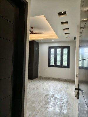 Room in 3 BHK Independent House at Vipul Khand – for Rent