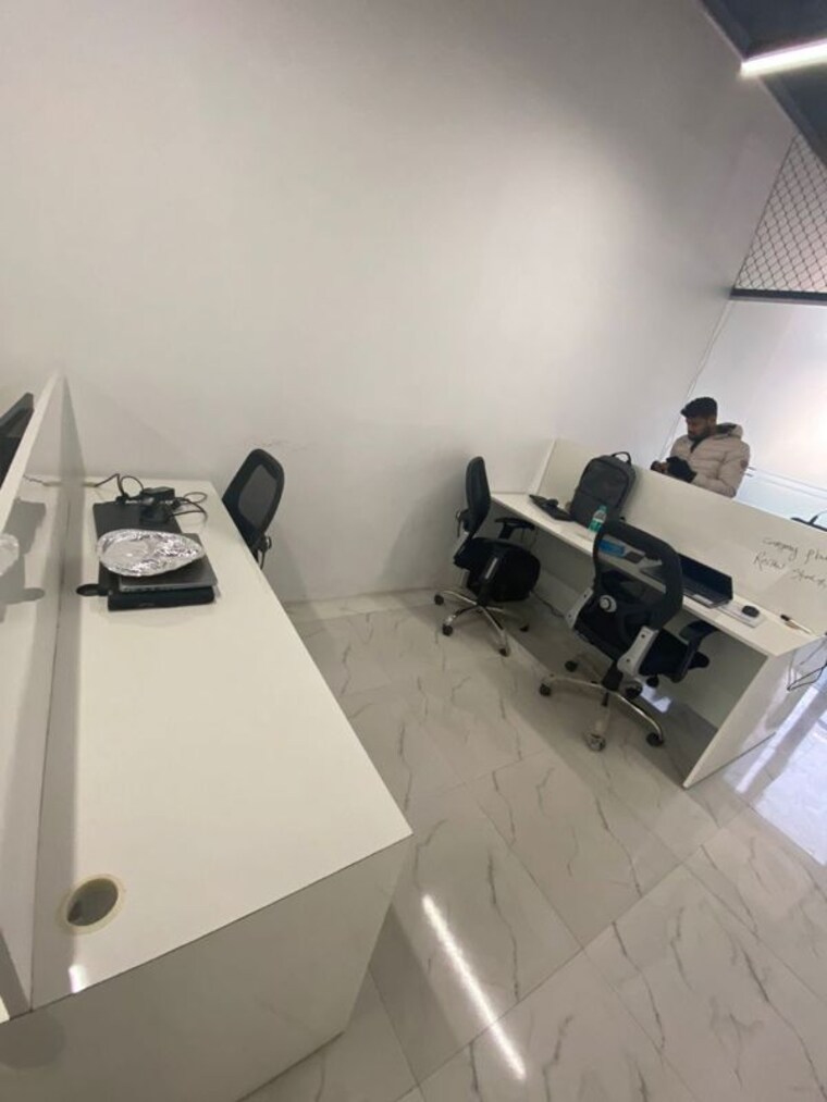Team Area, advant-navis-business-park Commercial Office Space 1100 Sq.Ft. In Sector 142 Noida 10717259