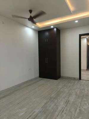Room in 3 BHK Apartment at Omaxe Grand Omaxe, Gomti Nagar – for Rent