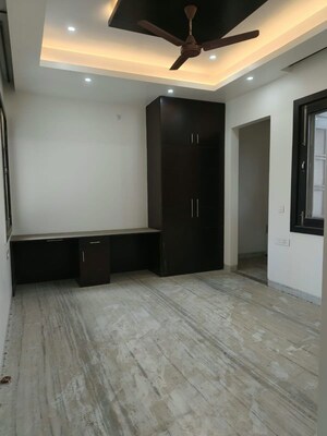 Room in 3 BHK Apartment at Omaxe Grand Omaxe, Gomti Nagar – for Rent
