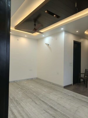 Room in 3 BHK Apartment at Omaxe Grand Omaxe, Gomti Nagar – for Rent