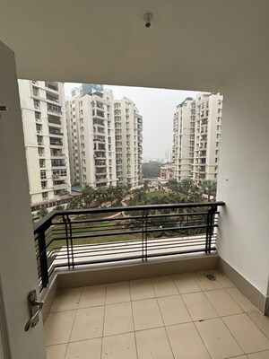 Staircase in 3 BHK Apartment at Omaxe Grand Omaxe, Gomti Nagar – for Rent