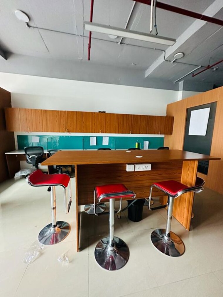 Team Area, assotech-business-cresterra Commercial Office Space 1030 Sq.Ft. In Sector 135 Noida 10717264