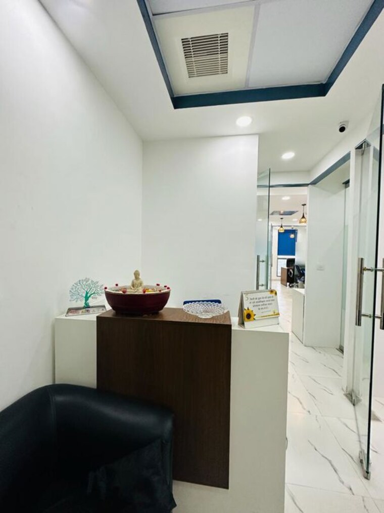 Team Area, assotech-business-cresterra Commercial Office Space 2100 Sq.Ft. In Sector 135 Noida 10717271